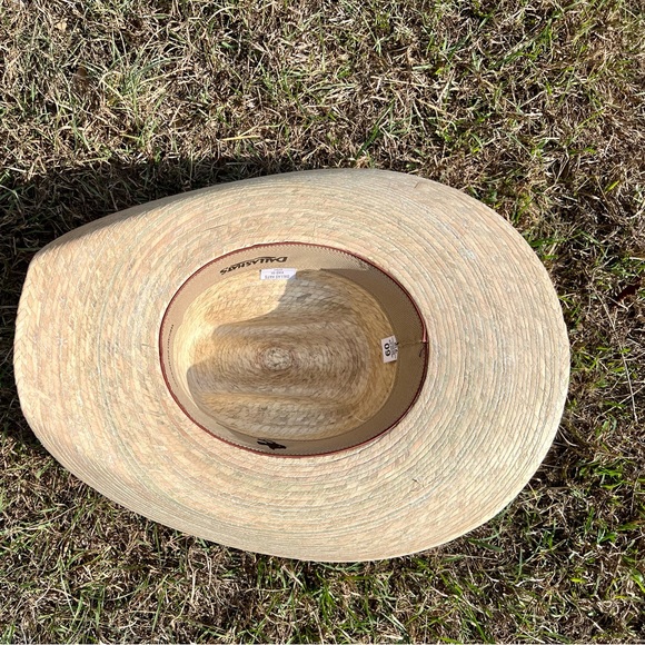 Cattleman Fine White Palm Hat - Picture 10 of 12